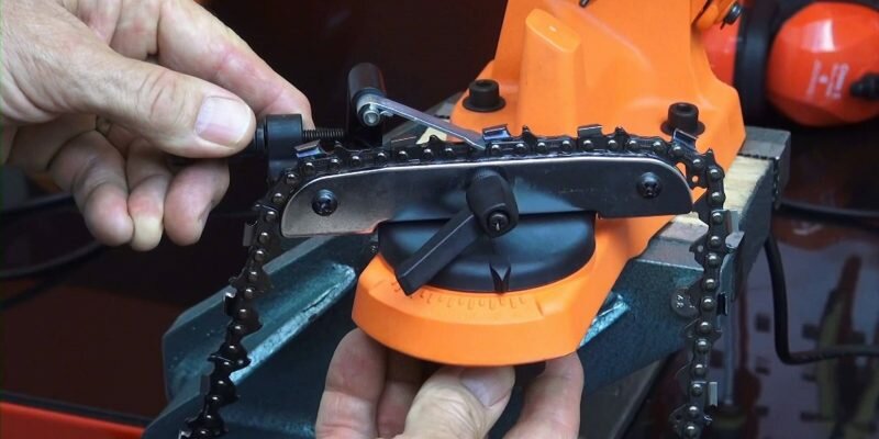 10 Smart Chainsaw Sharpener Reviews – Full 2019 Guide